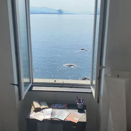 Apartment Sea Dream! House By The